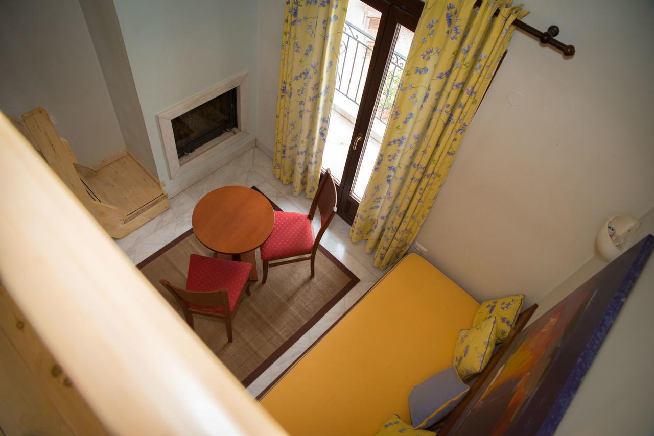 Maritsas Hotel & Suites 波尔塔里亚 外观 照片