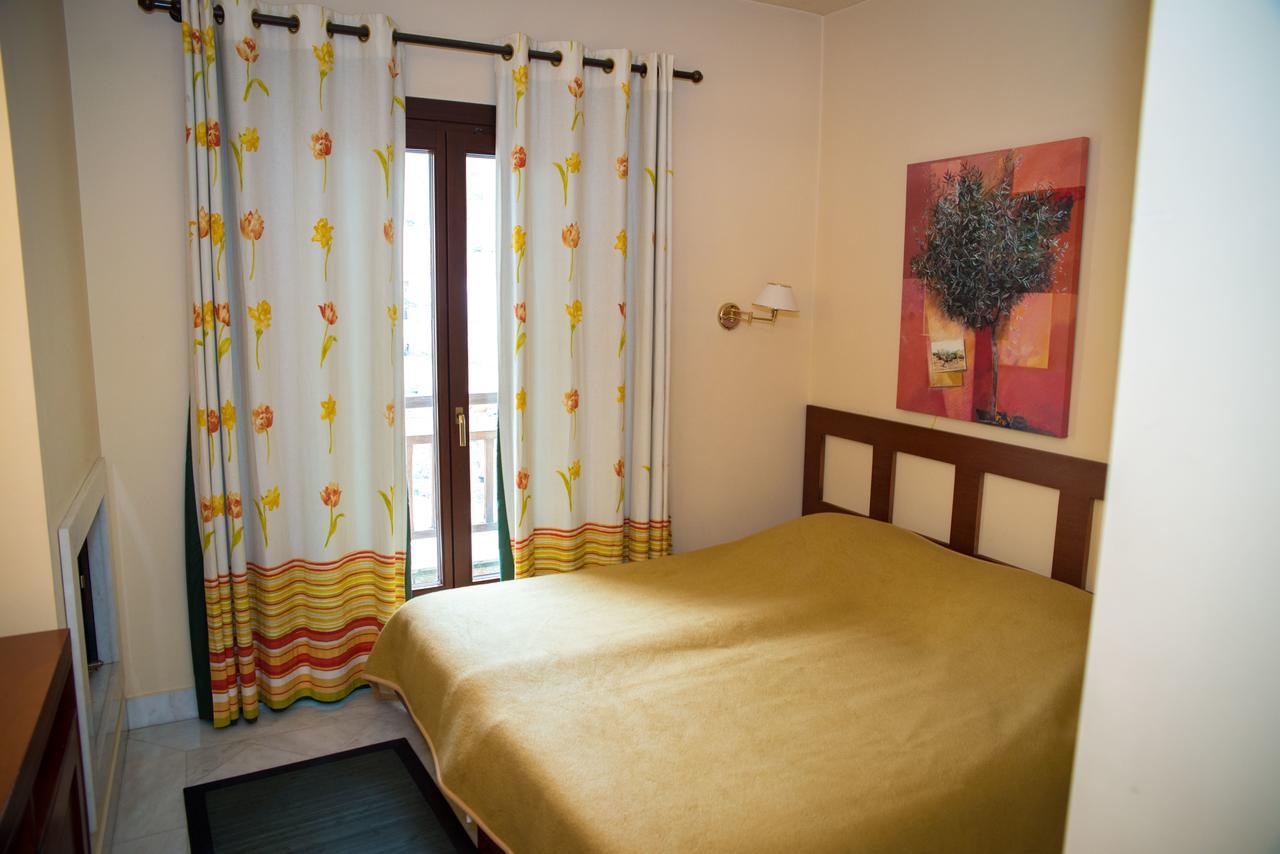 Maritsas Hotel & Suites 波尔塔里亚 外观 照片