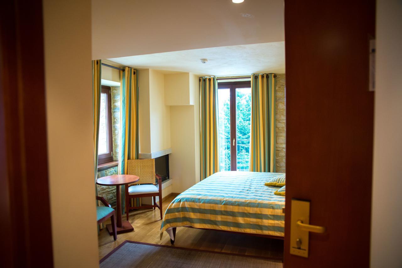 Maritsas Hotel & Suites 波尔塔里亚 外观 照片