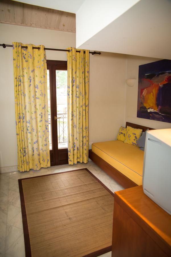 Maritsas Hotel & Suites 波尔塔里亚 外观 照片