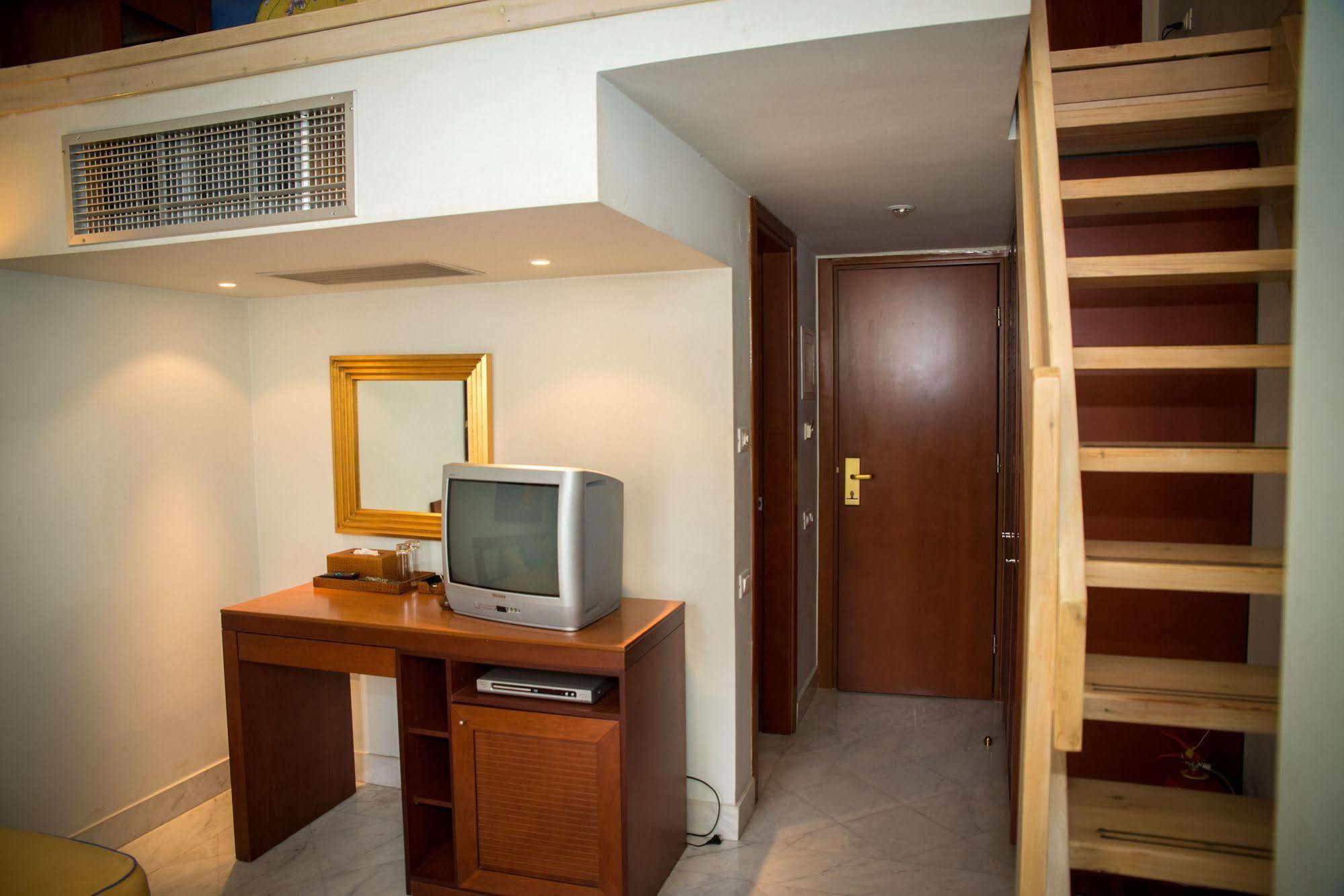 Maritsas Hotel & Suites 波尔塔里亚 外观 照片