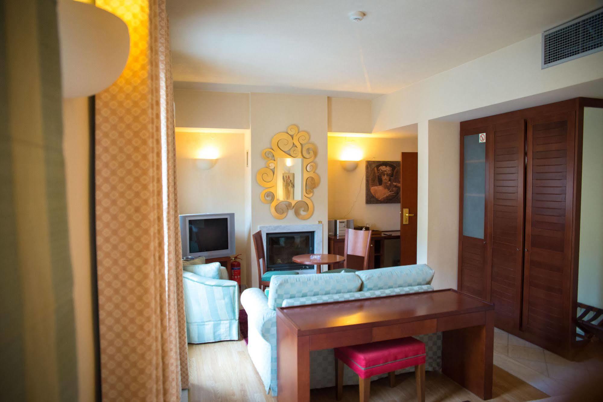 Maritsas Hotel & Suites 波尔塔里亚 外观 照片